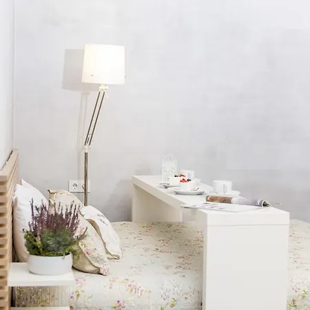 Old Town Quiet And Spacious Studio With Communal Closed Yard