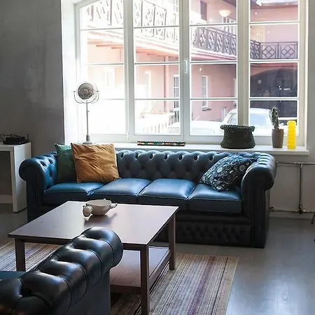 شقة Old Town Quiet And Spacious Studio With Communal Closed Yard *
